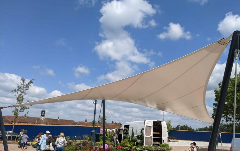 Improving socialising with outdoor canopies - Base Structures